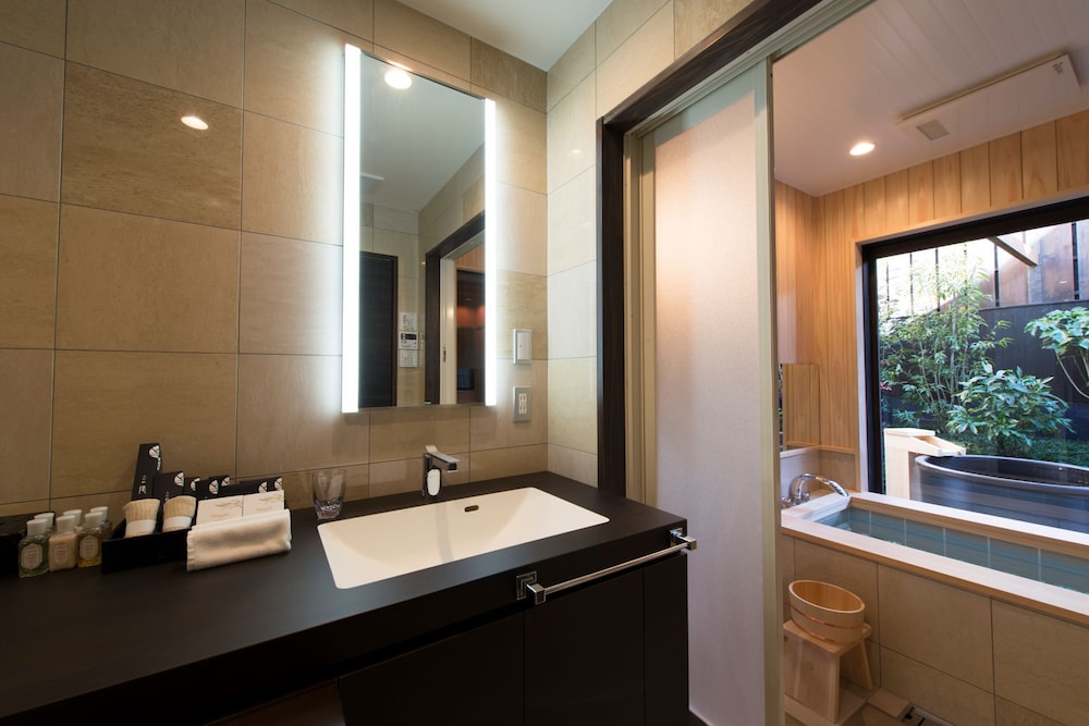 紅梅 バスルームのシンク0 | 上七軒　億