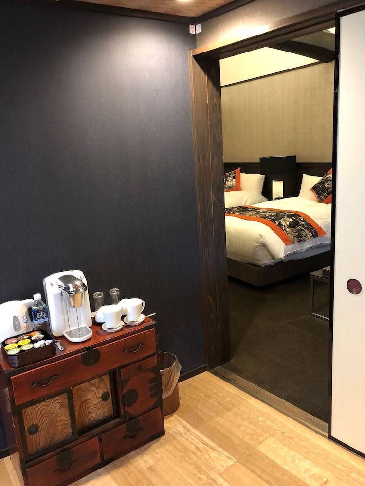 舞 客室3 | 上七軒　億