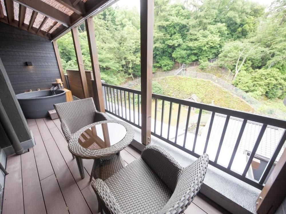 Jrスイート和洋室 [海側＆専用テラス露天風呂付] ＜40平米＞ 喫煙 客室2 | リブマックスリゾート安芸宮島