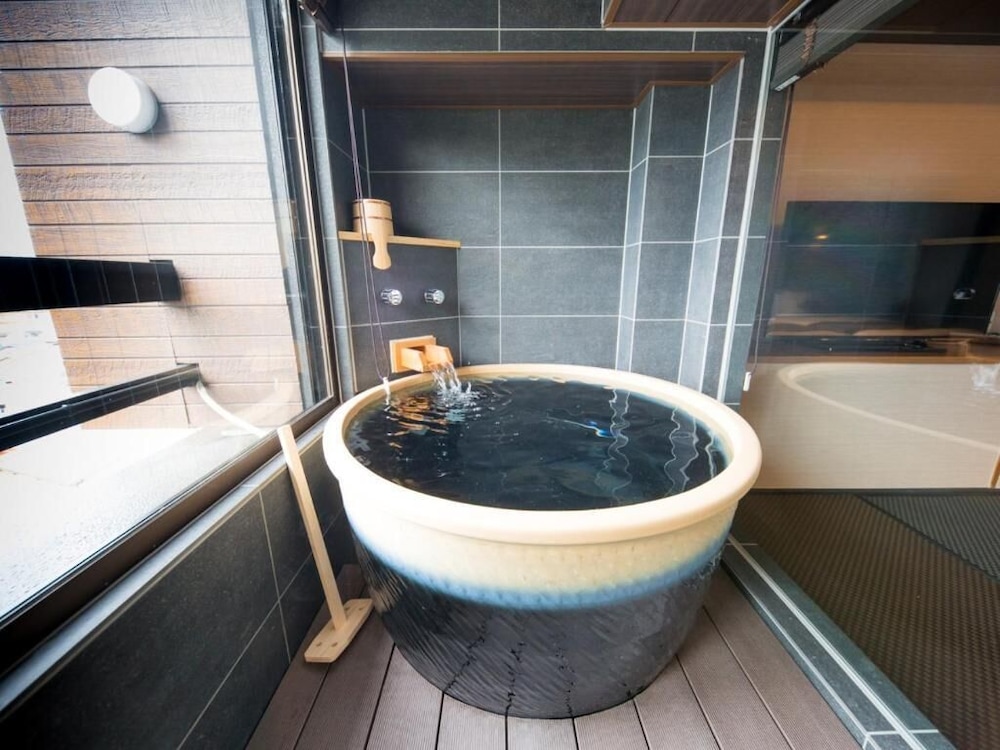 和モダン和洋室 ＜客室露天風呂付＞ ＜海側眺望＞ ＜36平米＞ 禁煙 バスルーム0 | リブマックスリゾート安芸宮島