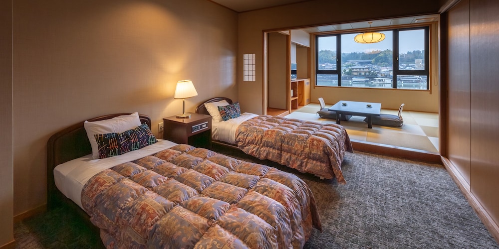 和洋室8帖 | 小京都の湯 みくまホテル