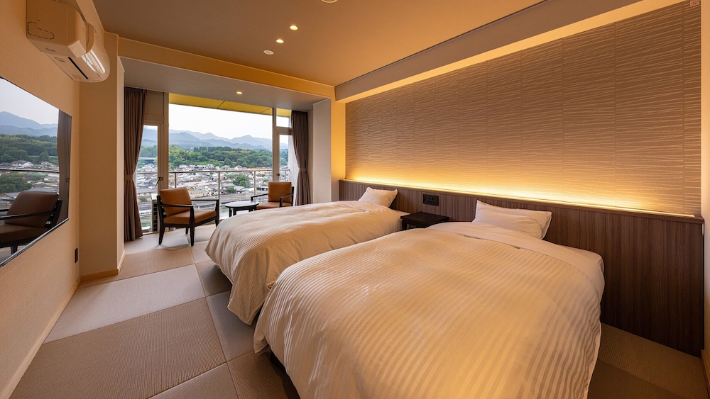 ツインルーム (DX) 客室2 | 小京都の湯 みくまホテル