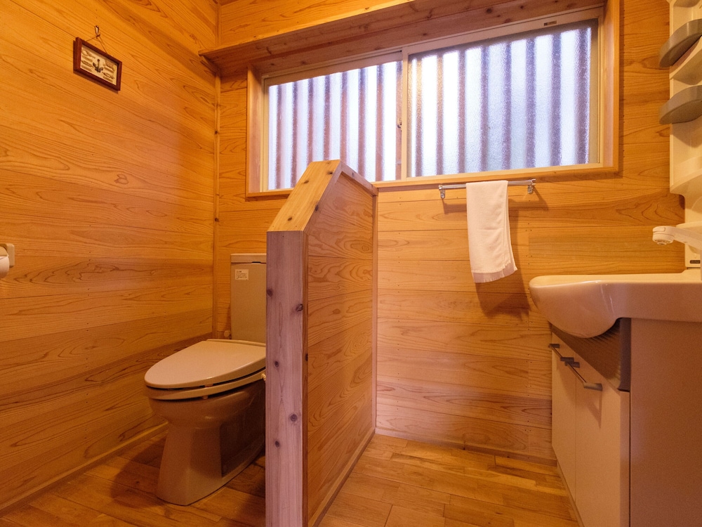 ログハウス (ベッドタイプ選択不可) 客室8 | かいがけ温泉 きのこの里