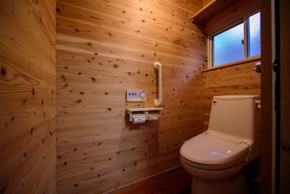 客室専用風呂付ログハウス バスルーム2 | かいがけ温泉 きのこの里