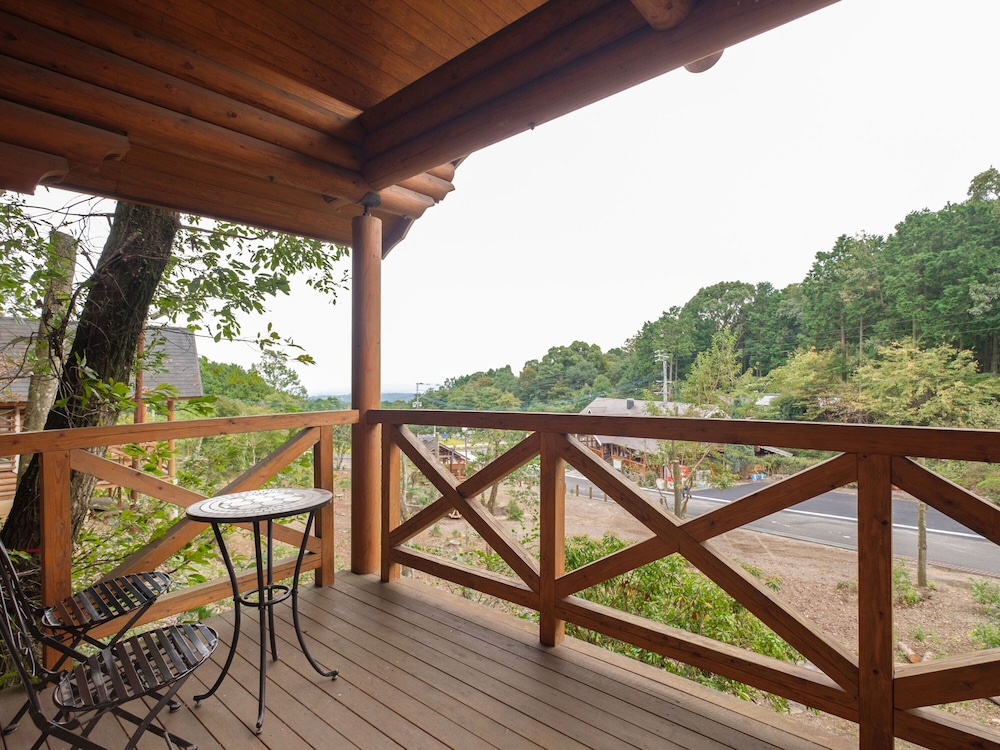 ログハウス (ベッドタイプ選択不可) バルコニーからの眺望1 | かいがけ温泉 きのこの里