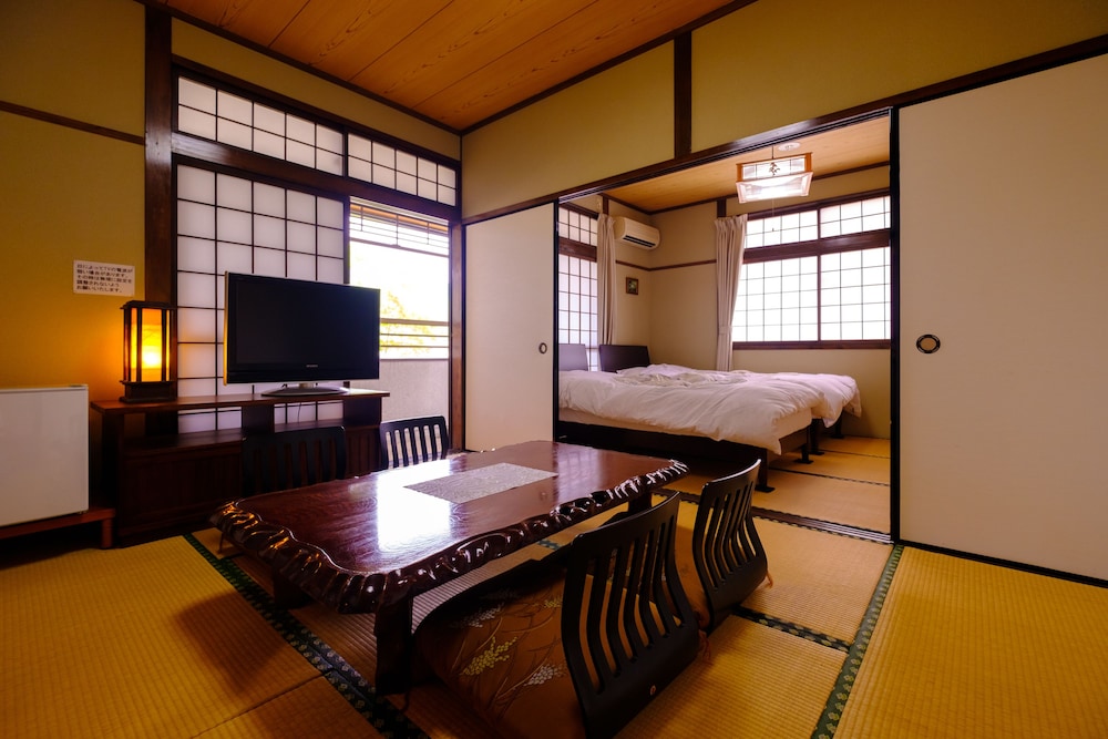 阿蘇の間 和室6畳2間続き トイレ洗面付 禁煙 客室0 | グッドステイ みずほ