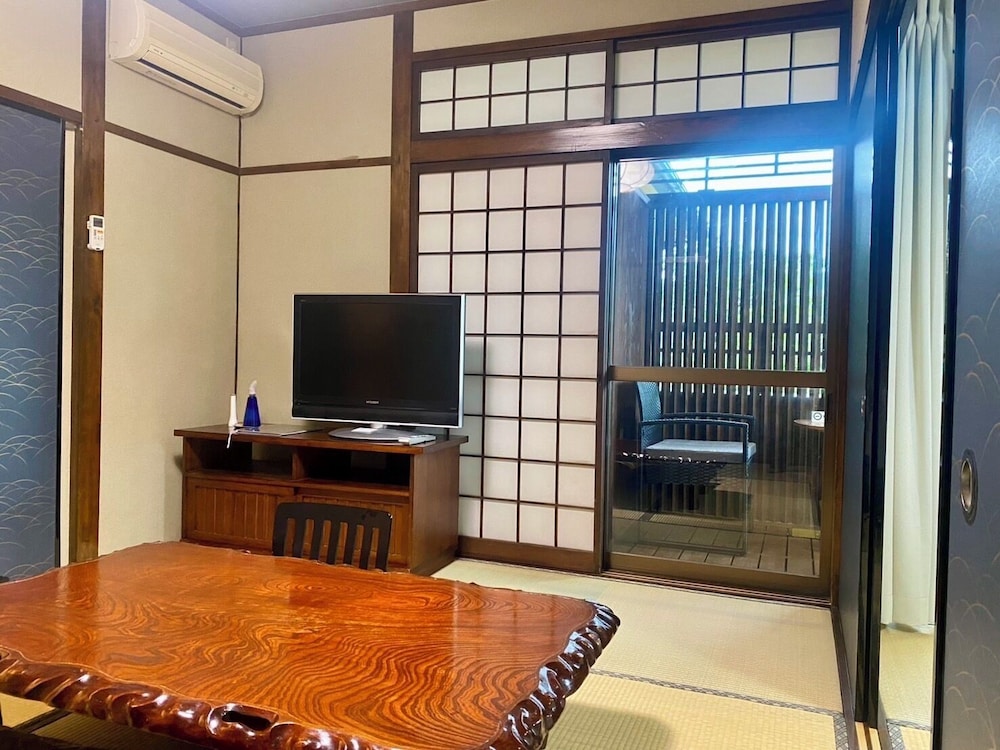 阿蘇の間 和室6畳2間続き トイレ洗面付 禁煙 客室6 | グッドステイ みずほ