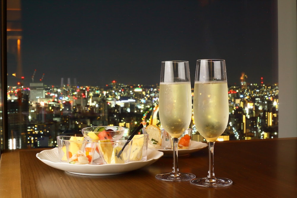(最上階 36階) スカイキング With クラブラウンジ 禁煙 エグゼクティブ ラウンジ0 | 名古屋プリンスホテル スカイタワー