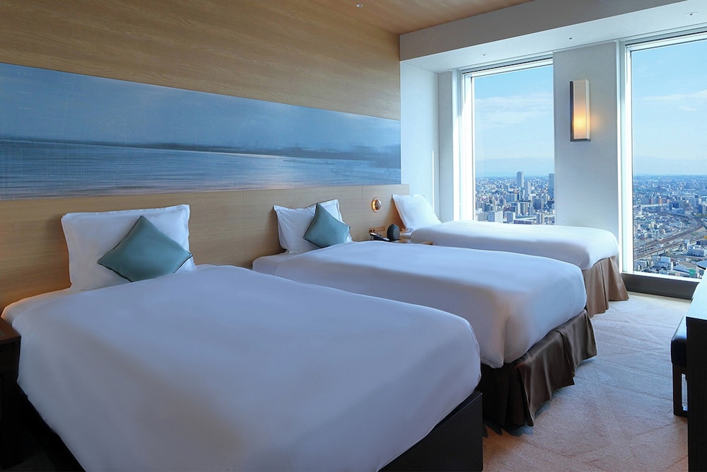 (最上階 36階) スカイツイン トリプル キャナルサイド 禁煙 客室3 | 名古屋プリンスホテル スカイタワー