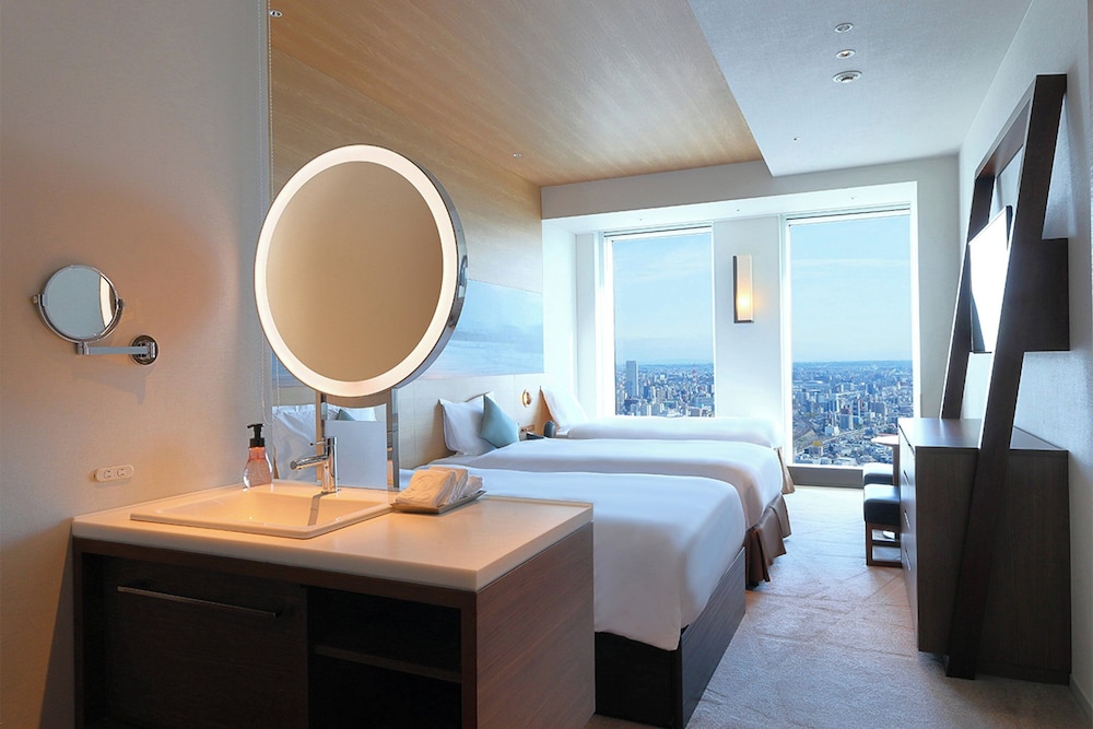 (最上階 36階) スカイツイン トリプル キャナルサイド 禁煙 客室2 | 名古屋プリンスホテル スカイタワー