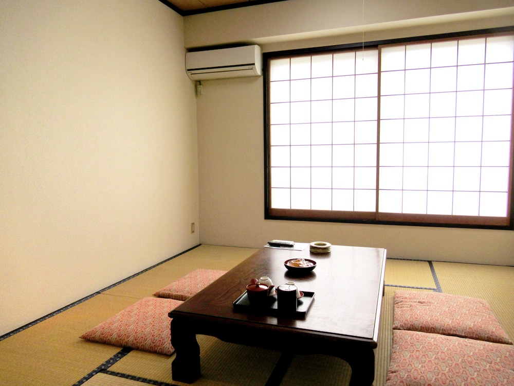 和室 専有バスルーム付 客室4 | ホテル 万葉亭