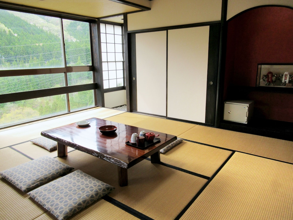 和室 専有バスルーム付 客室6 | ホテル 万葉亭