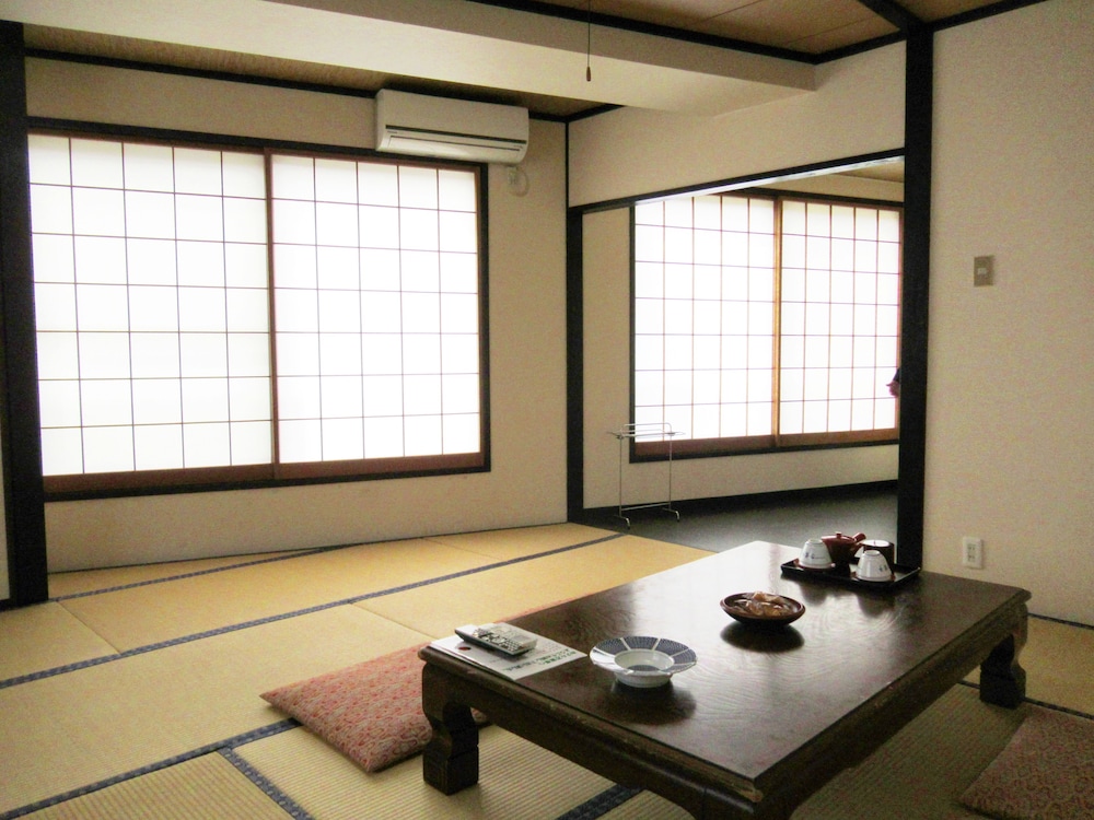 和室 専有バスルーム付 客室3 | ホテル 万葉亭