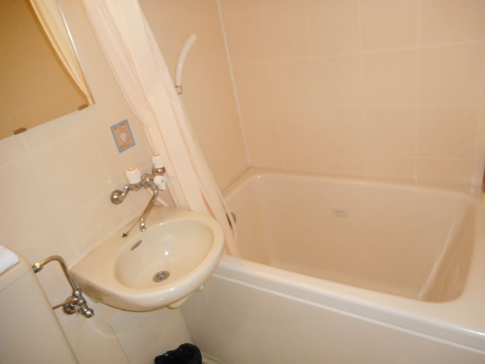 和室 専有バスルーム付 バスルーム0 | ホテル 万葉亭