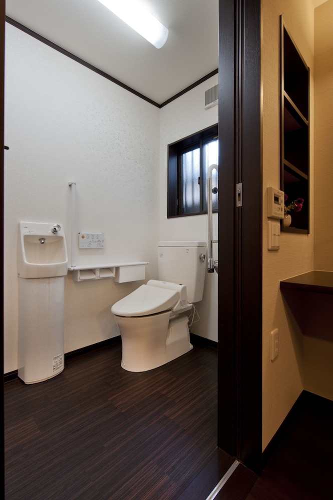 ユニバーサルデザインルーム 最大布団3組 バスルーム0 | 日の出旅館