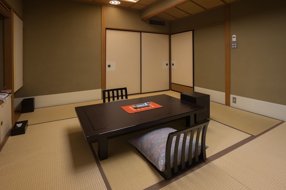 一般客室　8畳 客室2 | つなぎ温泉　四季亭