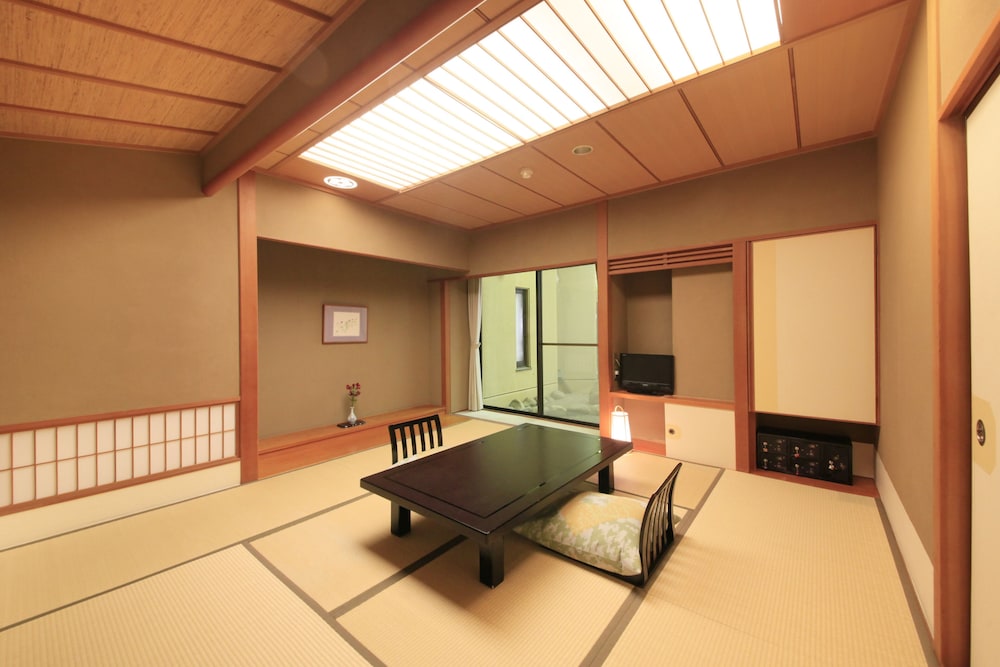 一般客室　8畳 | つなぎ温泉　四季亭