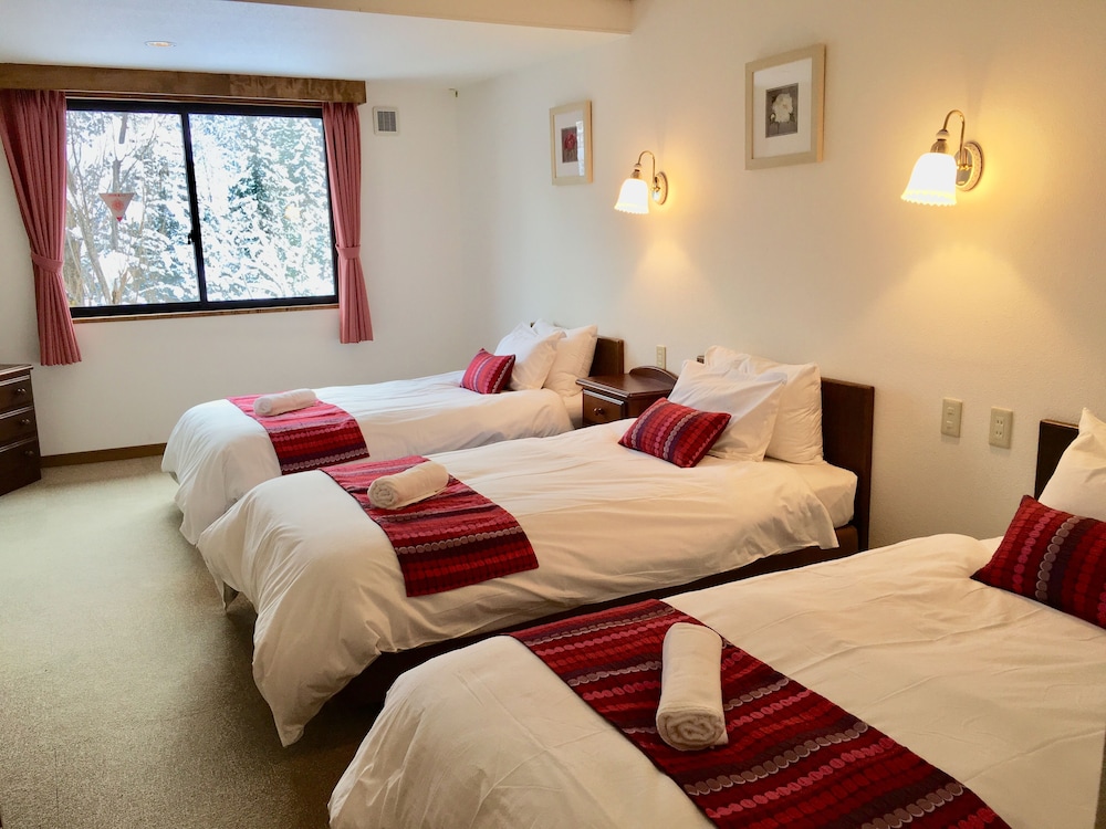 トリプルルーム マウンテンビュー スロープサイド | 和田野フォレストホテル