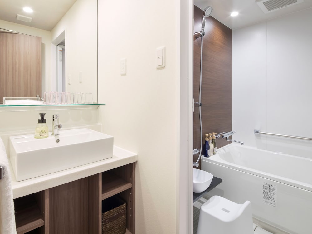 禁煙 デラックスフォース バスルーム1 | ホテルマイステイズ御堂筋本町