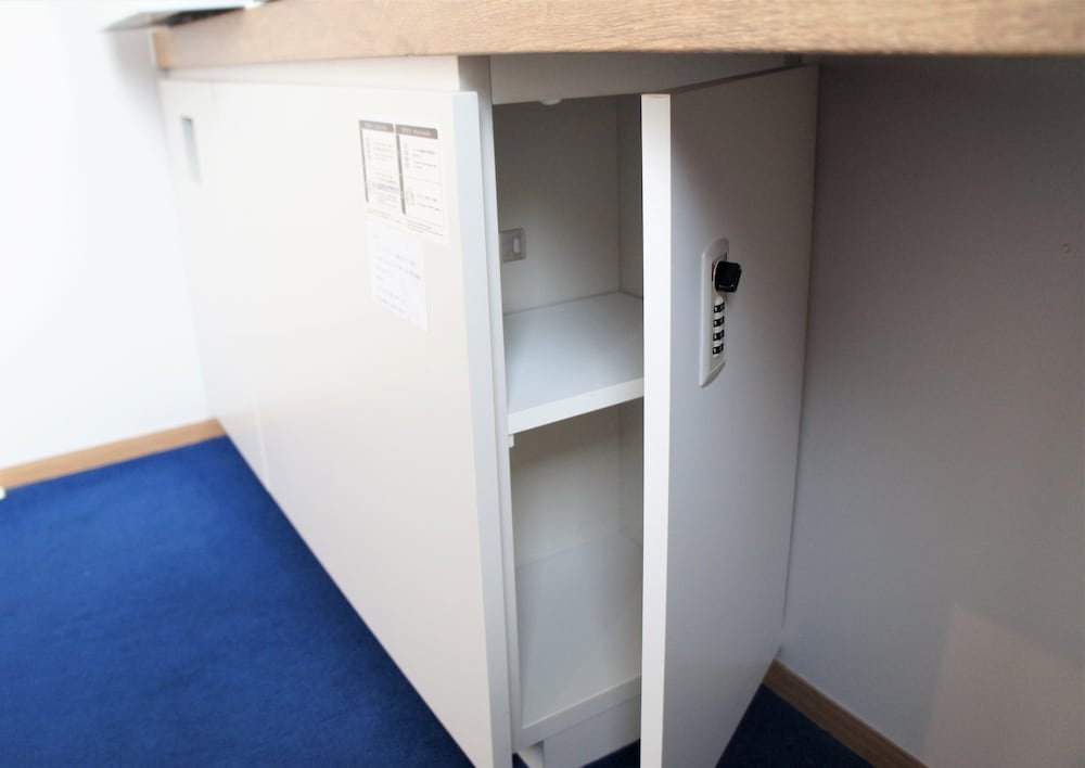 [プライベートルーム] キング [シャワー&トイレ共用] 禁煙 セーフティボックス0 | WeBase 博多 ホステル