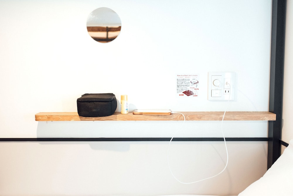 [プライベートルーム] 二段ベッド2名用 [シャワー&トイレ共用] 禁煙 客室4 | WeBase 博多 ホステル