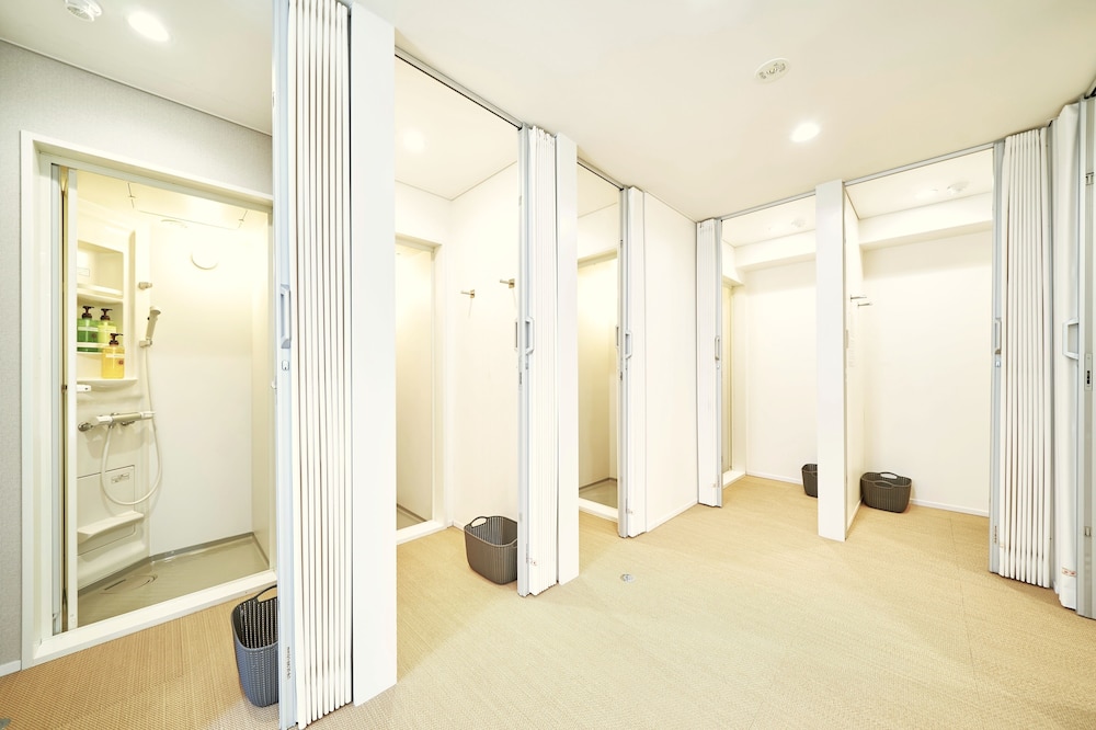 [プライベートルーム] 二段ベッド2名用 [シャワー&トイレ共用] 禁煙 共用バスルーム0 | WeBase 博多 ホステル