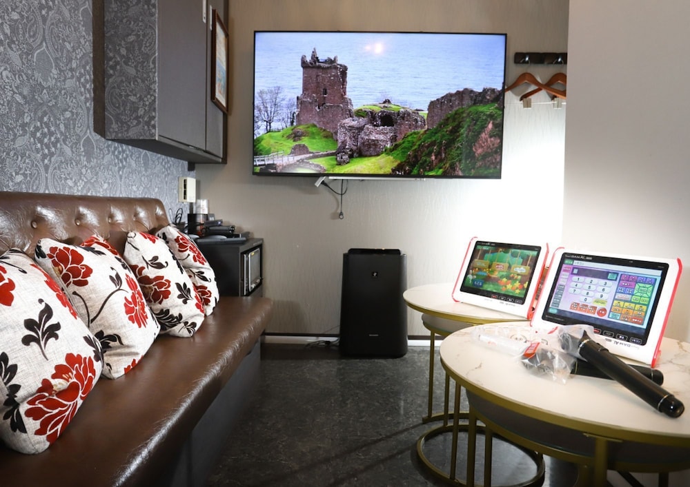 エコノミーダブル 喫煙 /アルコール飲み放題付 カラオケ ルーム0 | ホテルK6 大阪なんば店