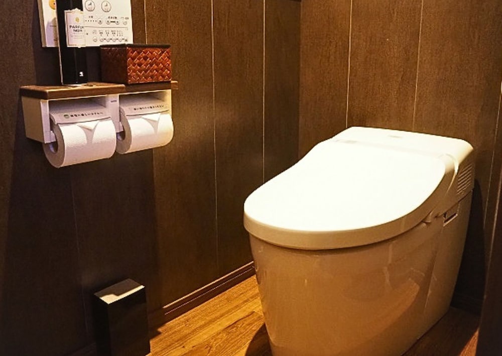 エコノミーダブル 喫煙 /アルコール飲み放題付 客室3 | ホテルK6 大阪なんば店