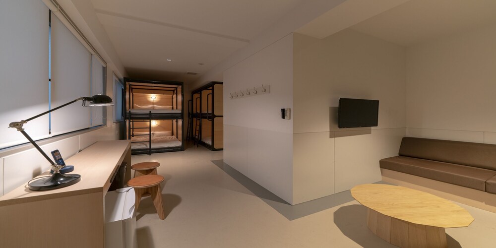 おまかせ部屋 (20時以降チェックイン) 禁煙 客室1 | カモンホテルなんば
