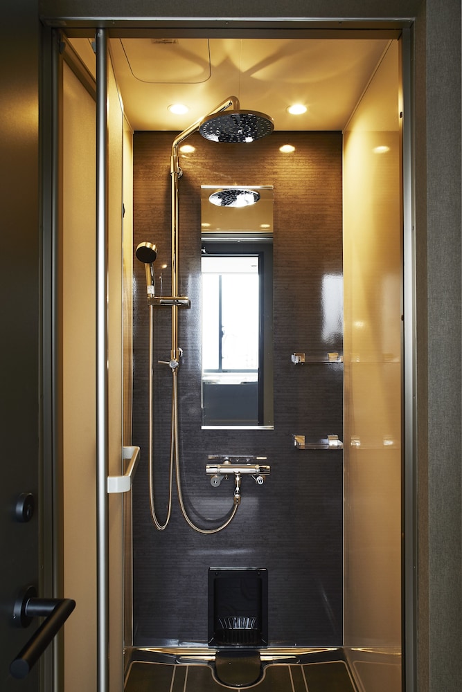 スマートポッド2室利用 - 全ての性別 バスルームのシャワー0 | ザ ミレニアルズ京都