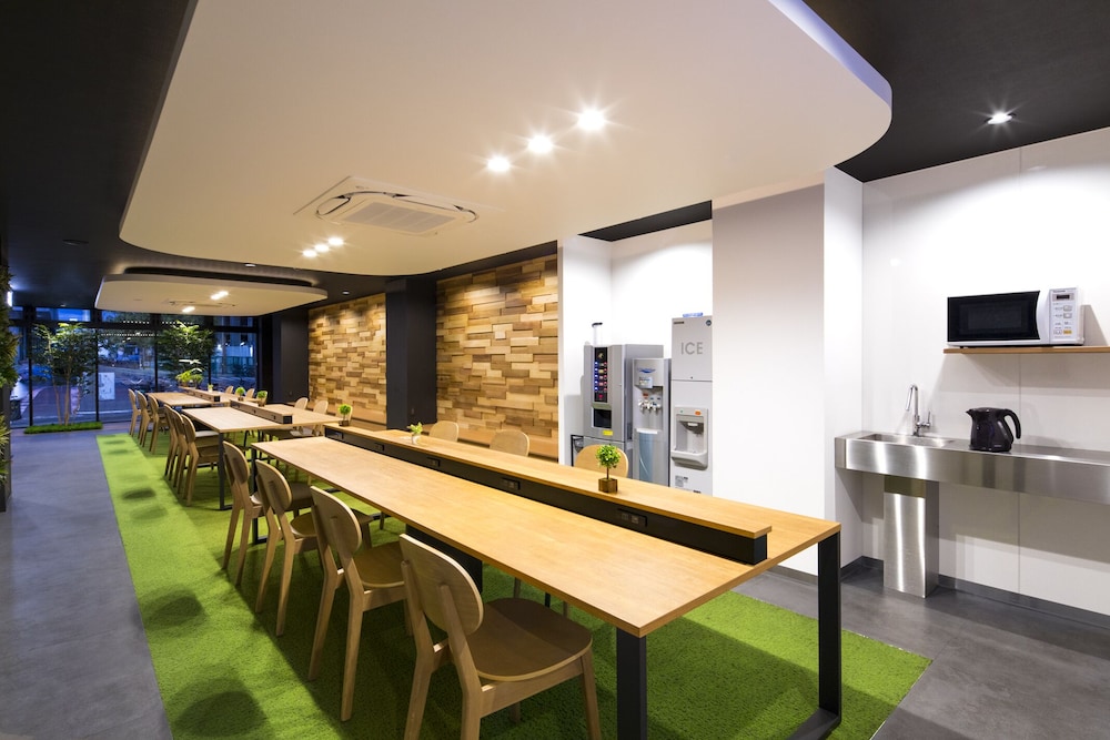 禁煙 和室3畳 エコノミー 2人部屋 共用バスルーム リビング エリア0 | ホテルサンプラザ