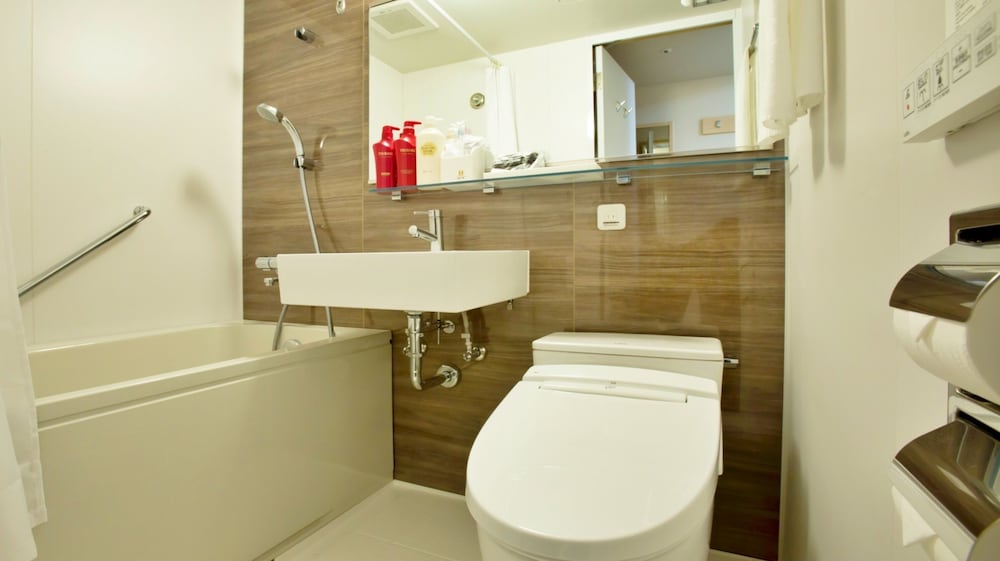 デラックス ツインルーム 禁煙 バスルーム0 | 深層水温泉 大阪逸の彩ホテル日本橋