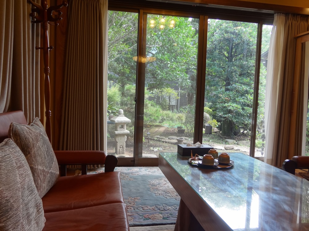 和室 ガーデンビュー 101 リビング エリア0 | 木香庵