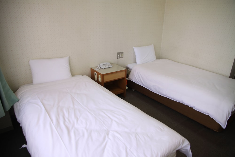 スタンダード ツインルーム 客室1 | 豊川グランドホテル