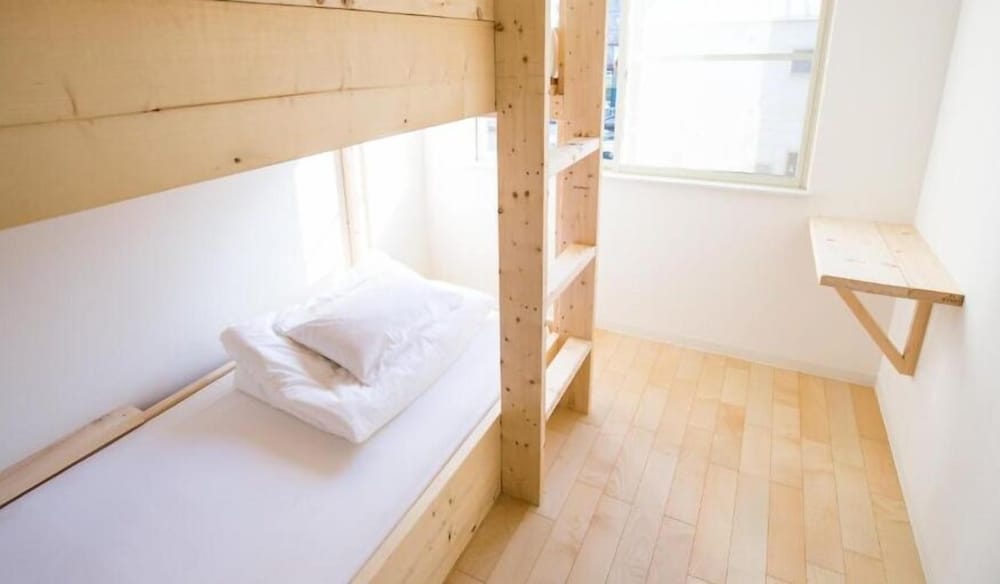 個室 ツインルーム | IZA 江ノ島ゲストハウス＆バー