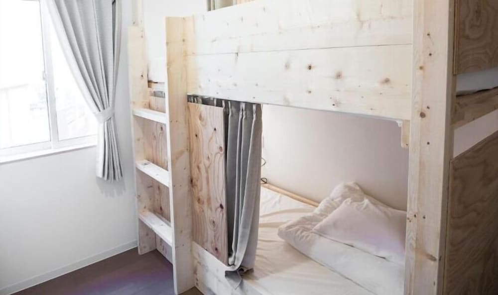 個室４人部屋 | IZA 江ノ島ゲストハウス＆バー