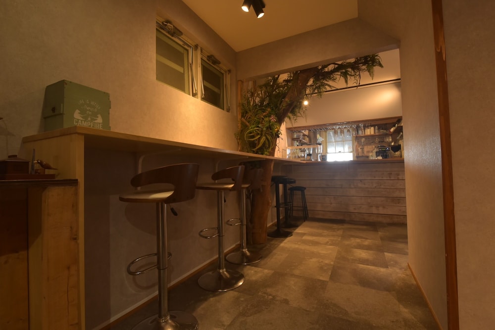 ロビーラウンジ1 | IZA 江ノ島ゲストハウス＆バー