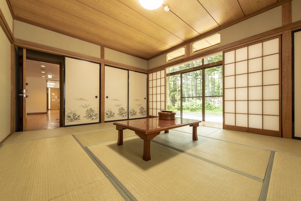 デラックス ルーム 禁煙 客室1 | 山中湖旅館 梁山－RYOZAN－