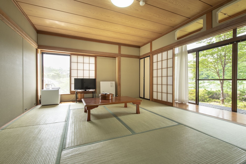 コンフォート ルーム 禁煙 客室8 | 山中湖旅館 梁山－RYOZAN－