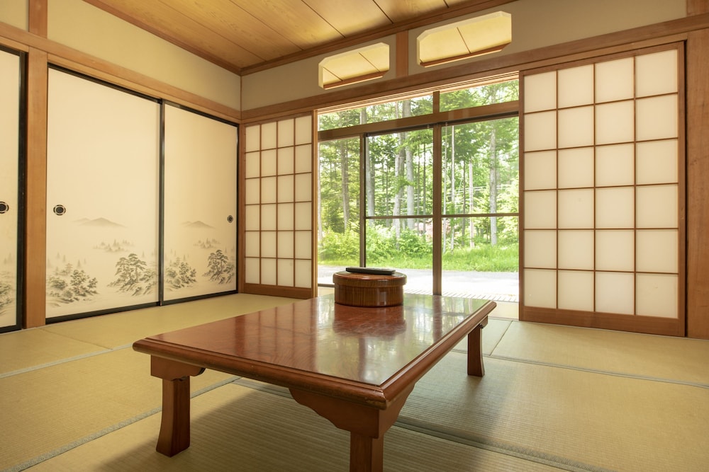 コンフォート ルーム 禁煙 客室2 | 山中湖旅館 梁山－RYOZAN－