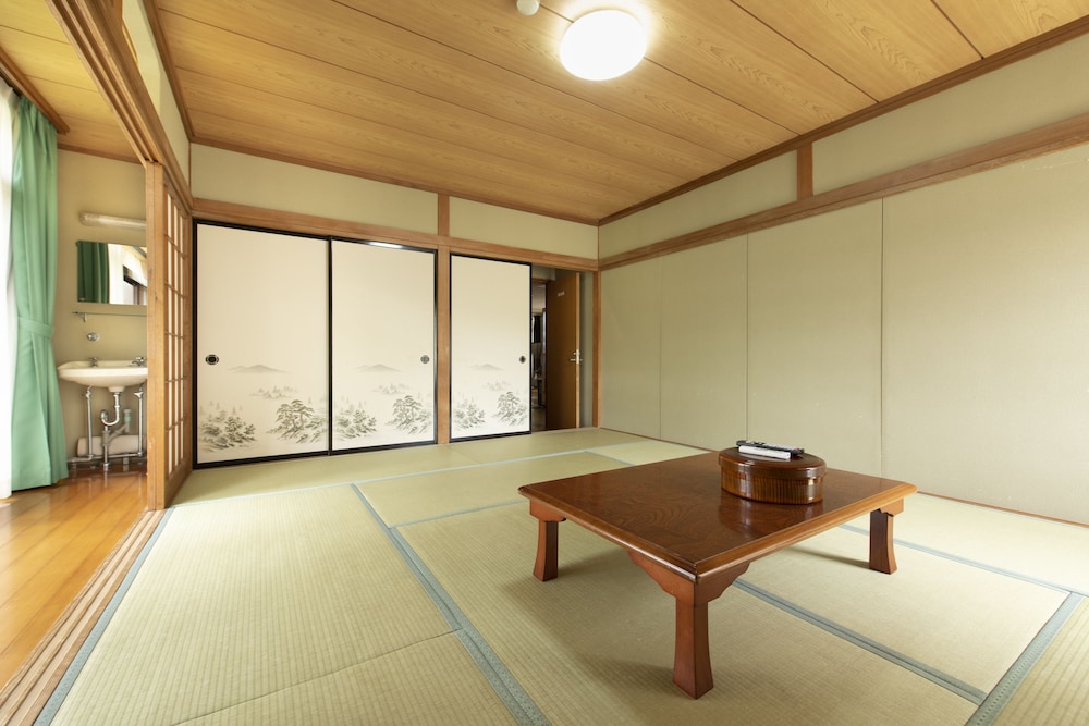 コンフォート ルーム 禁煙 客室7 | 山中湖旅館 梁山－RYOZAN－