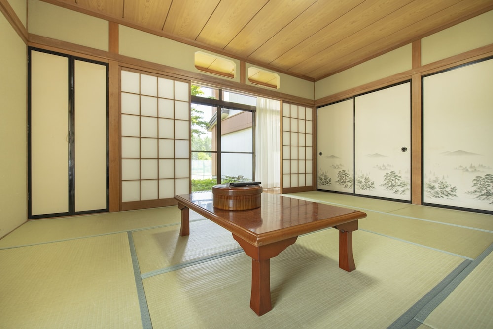 コンフォート ルーム 禁煙 | 山中湖旅館 梁山－RYOZAN－