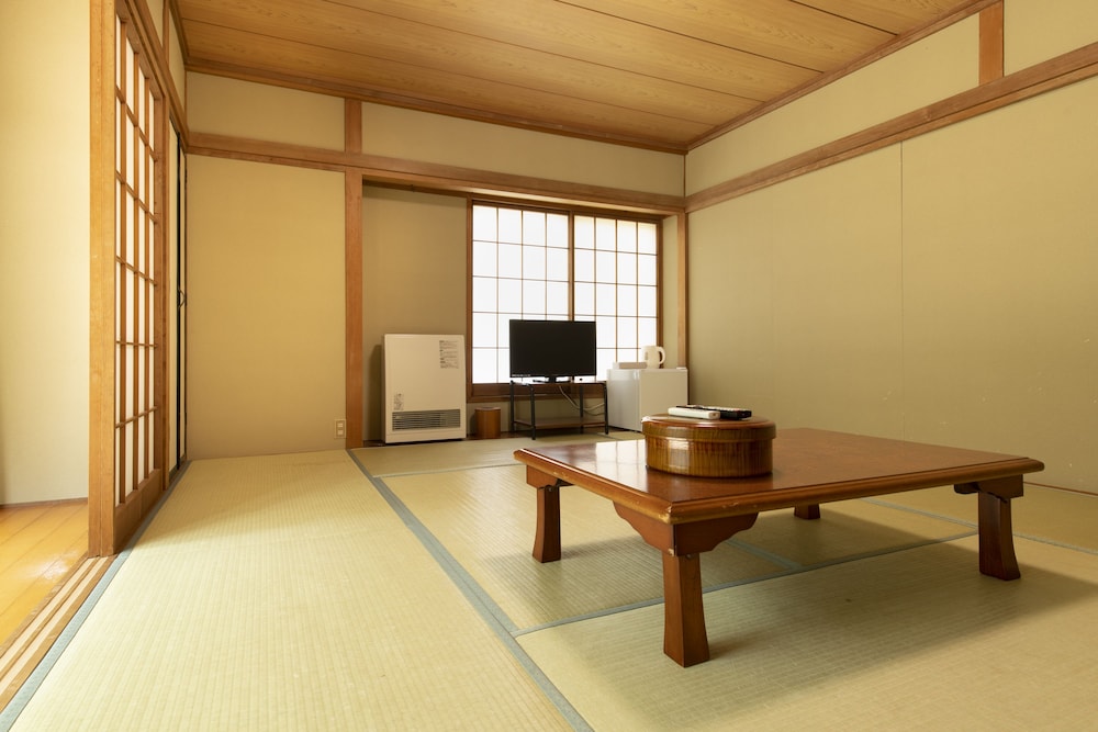 コンフォート ルーム 禁煙 客室6 | 山中湖旅館 梁山－RYOZAN－