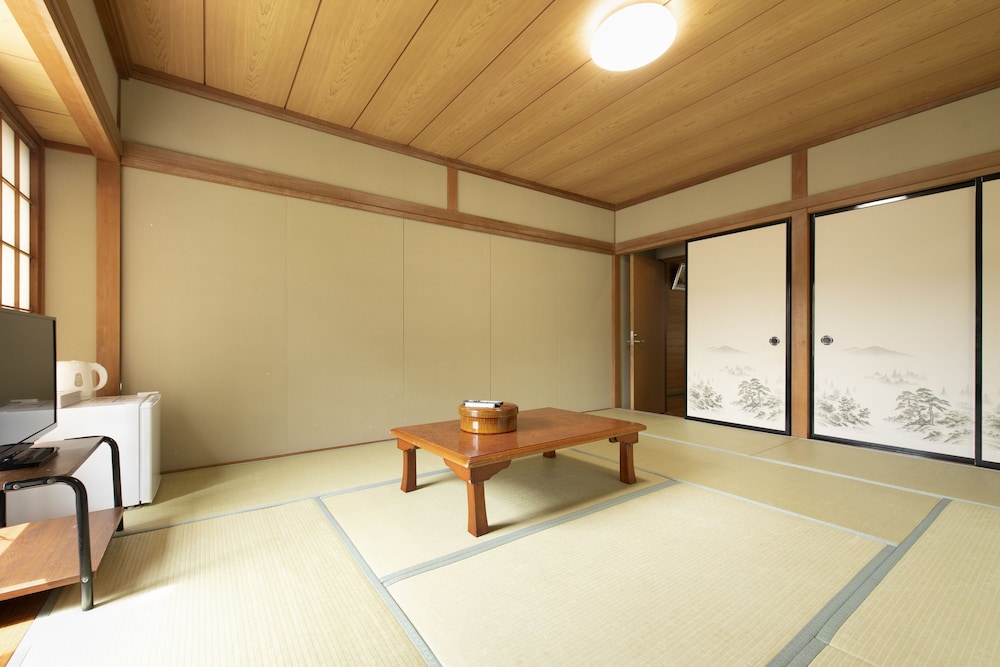 コンフォート ルーム 禁煙 客室4 | 山中湖旅館 梁山－RYOZAN－