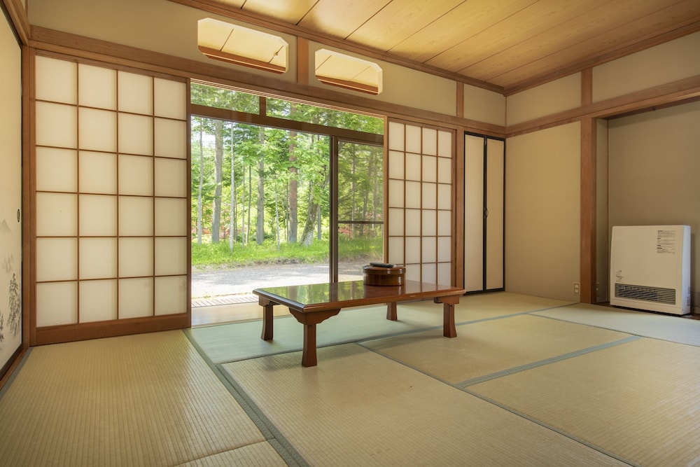 客室1 | 山中湖旅館 梁山－RYOZAN－