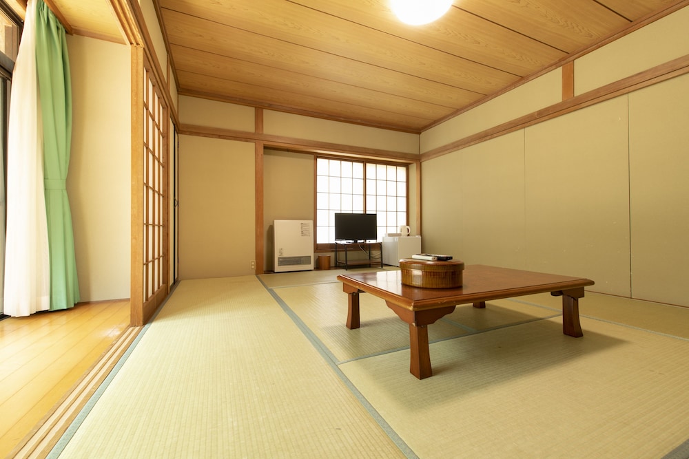 コンフォート ルーム 禁煙 客室3 | 山中湖旅館 梁山－RYOZAN－