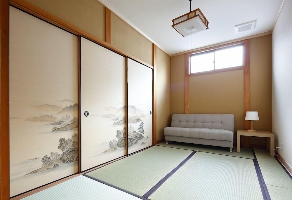 ラージシングルツイン + 和室 客室1 | 宿屋 天空