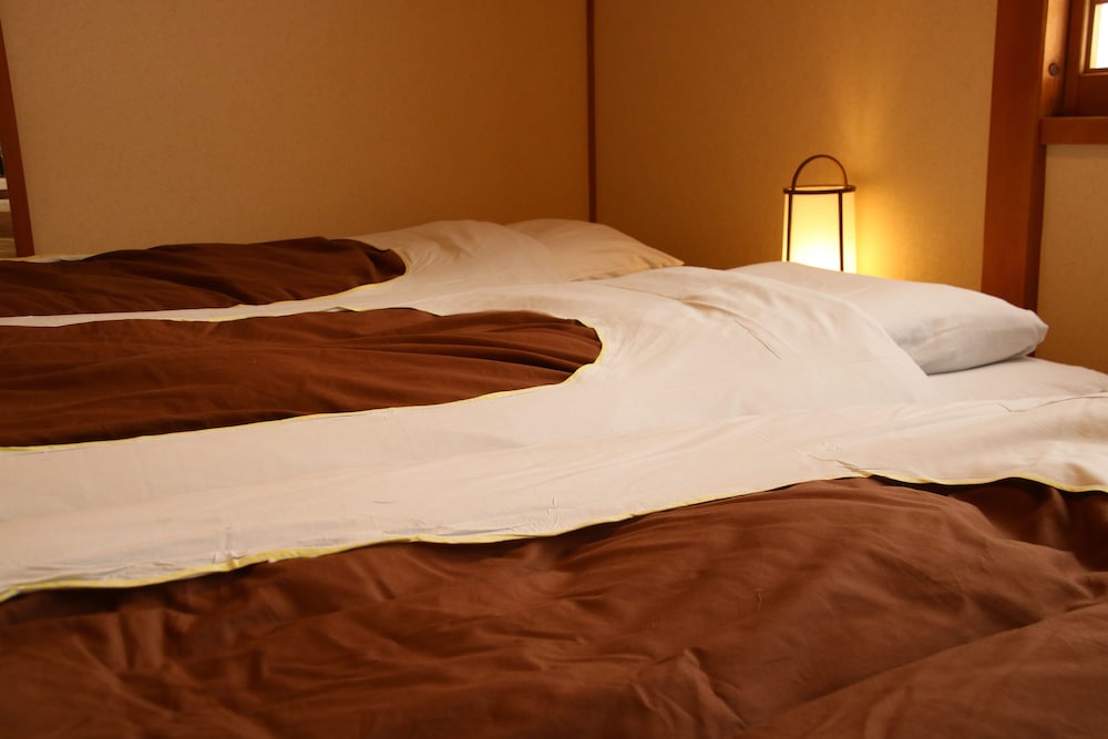 7.5畳和室（バス・トイレ共用） 客室3 | ジェイホッパーズ熊野湯峰ゲストハウス