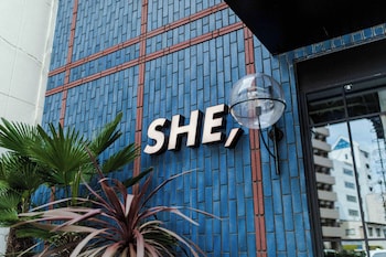 HOTEL SHE、OSAKA