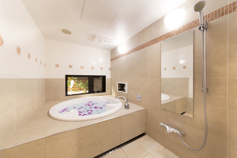 デラックス ダブルルーム バスルーム0 | ホテルロータス奈良- アダルト オンリー